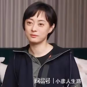 乾癟凹陷、發福老態,當紅女星的近期生圖,讓我看到了人間真實