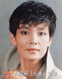 67歲的林青霞,46歲的舒淇,這些自帶鬆弛感的女星,才是美的典範