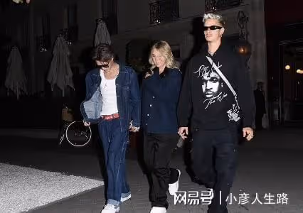 貝克漢姆全家舉行慶祝派對,11歲的小七身穿淡黃色晚禮服超驚艷