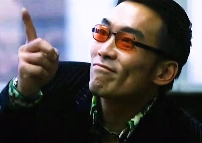 鄭浩南婚變後生活仍瀟灑!開跑車戴15萬名表出行,稱人生要向前看