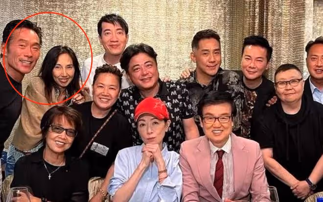 鄭浩南婚變後生活仍瀟灑!開跑車戴15萬名表出行,稱人生要向前看