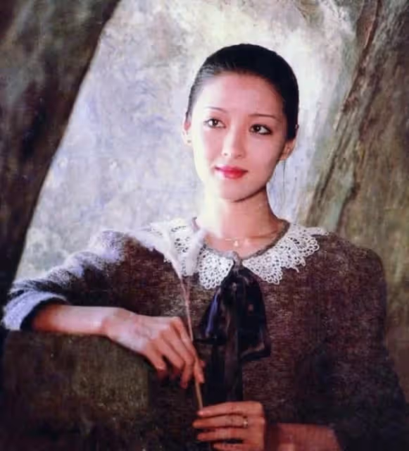 曾與林青霞齊名！27歲與李敖「百日婚姻」41歲未婚生女 65歲成為「絕世而立的優雅女人」活出自我