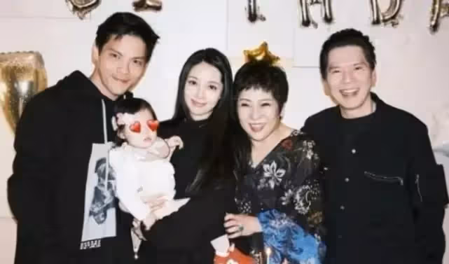 郭碧婷為兒子舉辦百日宴 未看到向佐