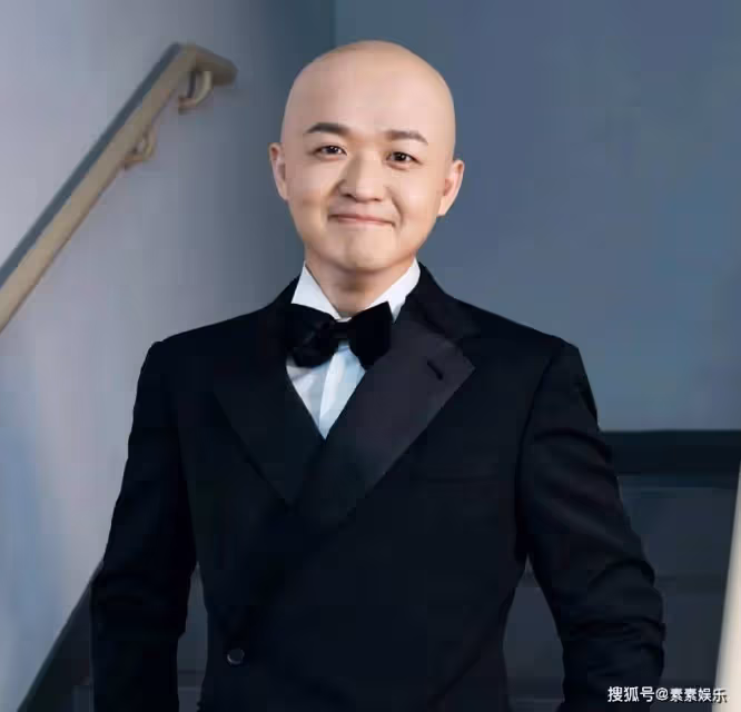 包貝爾回懟金掃帚失望導演獎,王寶強當年的格局這一下就拉開了
