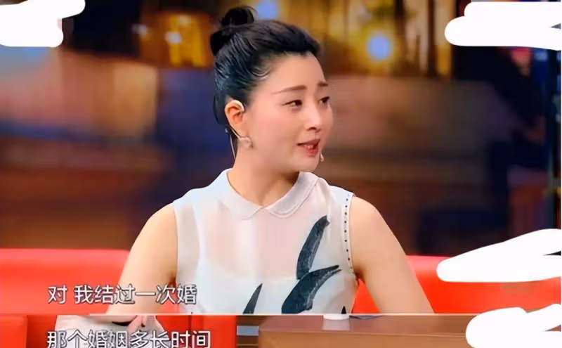 演員尹濤:前夫被判入獄,42歲的她宛如少女,感情狀況至今仍是個謎