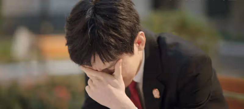 《底線》看到周以安在職場上的冤屈,他明白方媛為什麼被選為副總裁了嗎