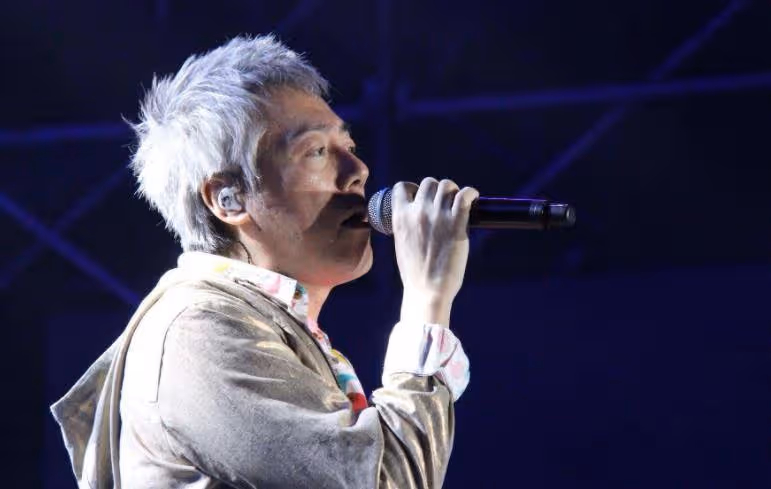 4位曾經叱吒風雲的華語歌手,有的在縣城唱歌,有的被選秀淘汰