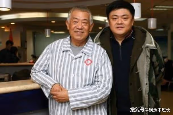 低調隱瞞30多年，這倆明星竟是父子，怪不得長得這麼像