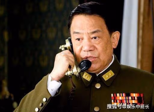 低調隱瞞30多年,這倆明星竟是父子,怪不得長得這麼像