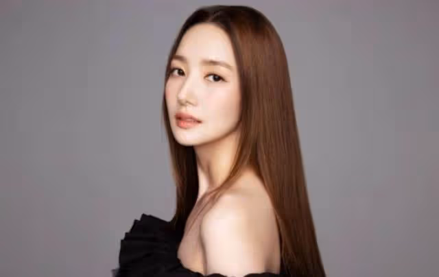 韓國女星朴敏英戀情曝光，富豪男友曾被判刑，隔天朴火速官宣分手