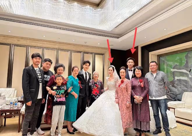 黃曉明回老家參加表弟婚禮,擔任主婚人挺拔帥氣,新娘高顏值吸睛