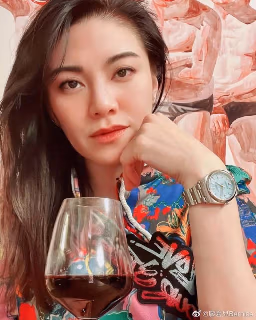 TVB前花旦為圈中忘年交補過生日!兩人多次合作,相差24歲似姐妹