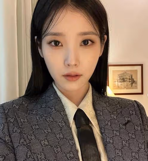 李鍾碩弟弟婚禮驚見IU親自獻唱！睽違11年同框互動，網友：求合作