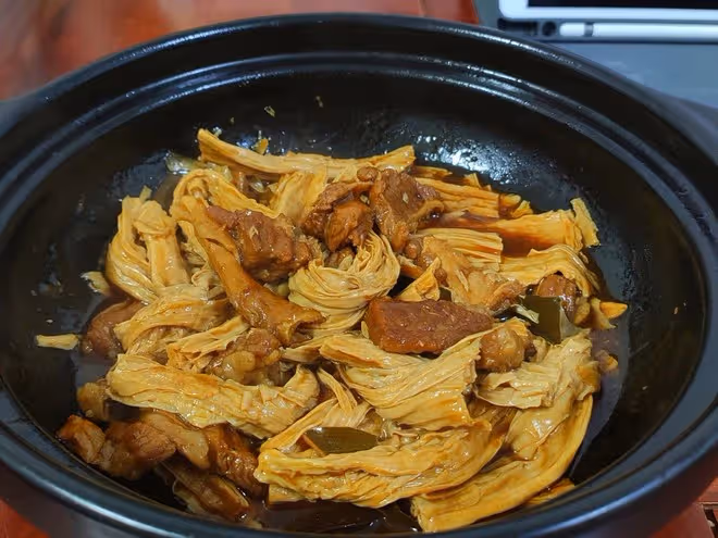 支竹牛腩煲