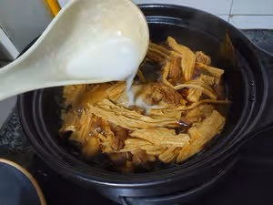 支竹牛腩煲