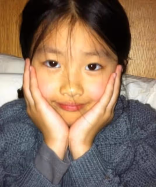 身材高挑不輸超模！陳奕迅18歲愛女罕見曝光，高冷外表像極媽媽