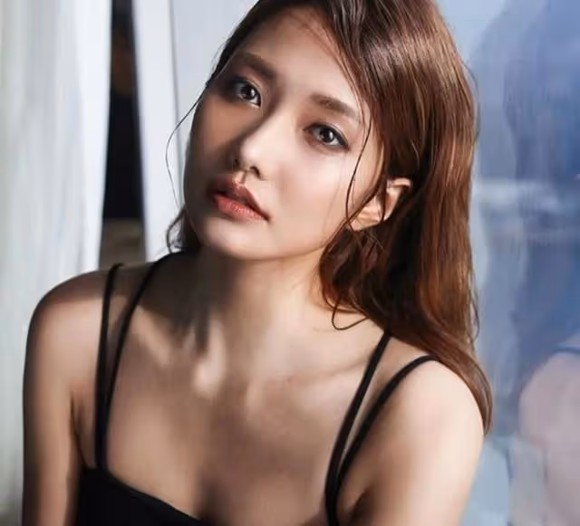腳踏兩隻船？TVB上位小生疑背著小花女友出軌，再搭另一女神小花