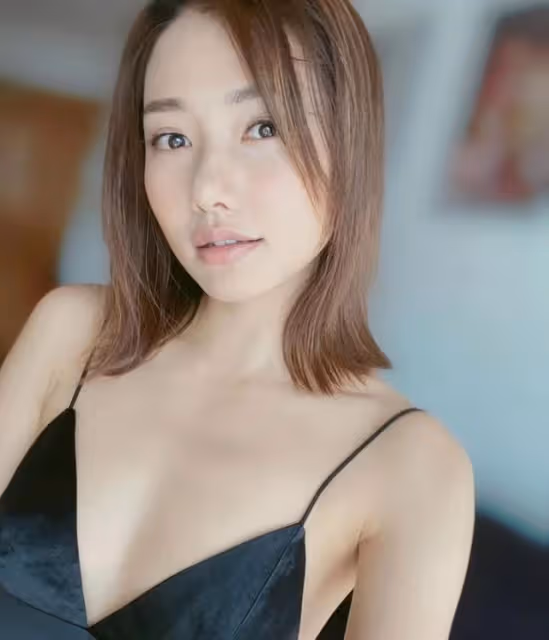 腳踏兩隻船？TVB上位小生疑背著小花女友出軌，再搭另一女神小花