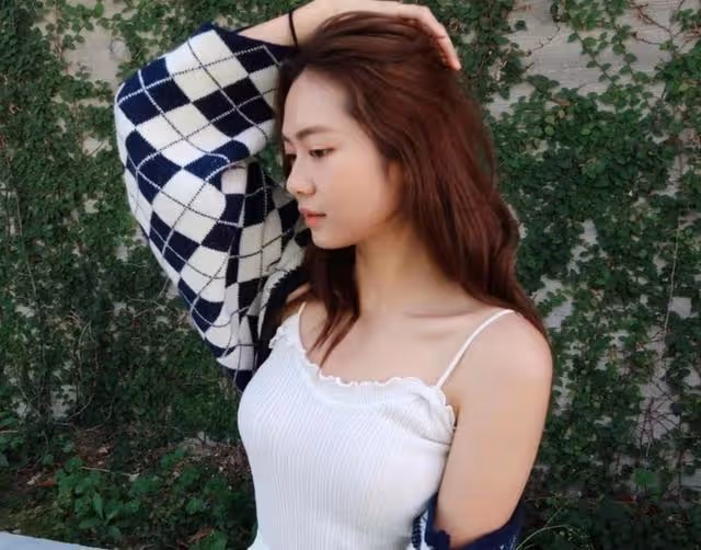 腳踏兩隻船？TVB上位小生疑背著小花女友出軌，再搭另一女神小花
