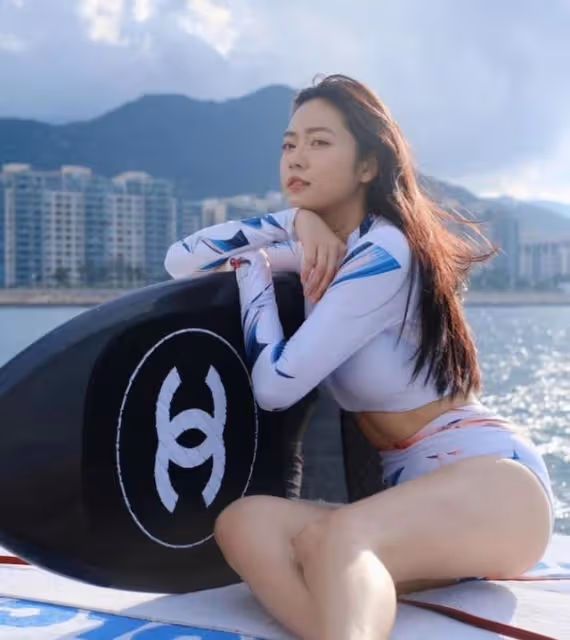 腳踏兩隻船？TVB上位小生疑背著小花女友出軌，再搭另一女神小花