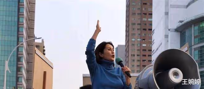 從瓊瑤女郎到政壇女俠,高金素梅就是一個「傳奇」