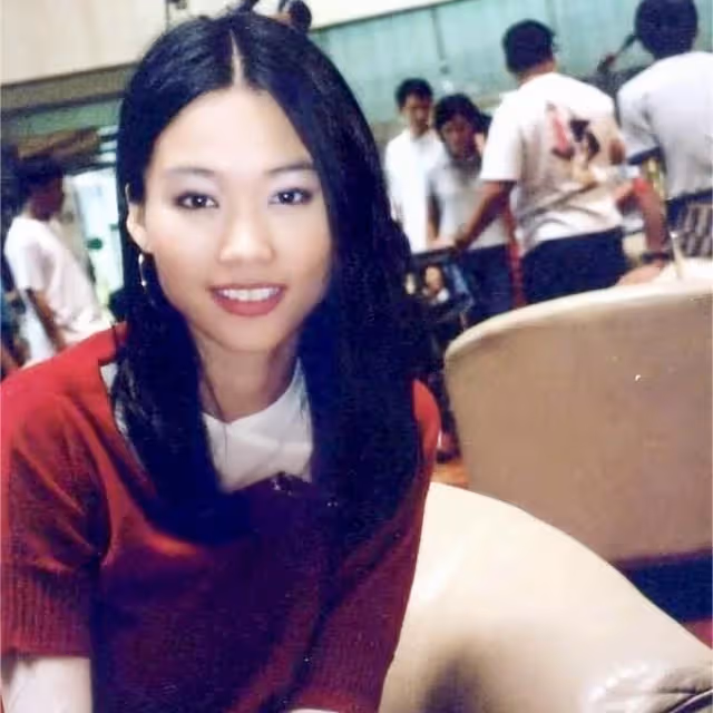 48歲天后變瘋女「被送進精神病院」!為愛癡狂淪落街頭 被家人奪走財產:將一手好牌打爛