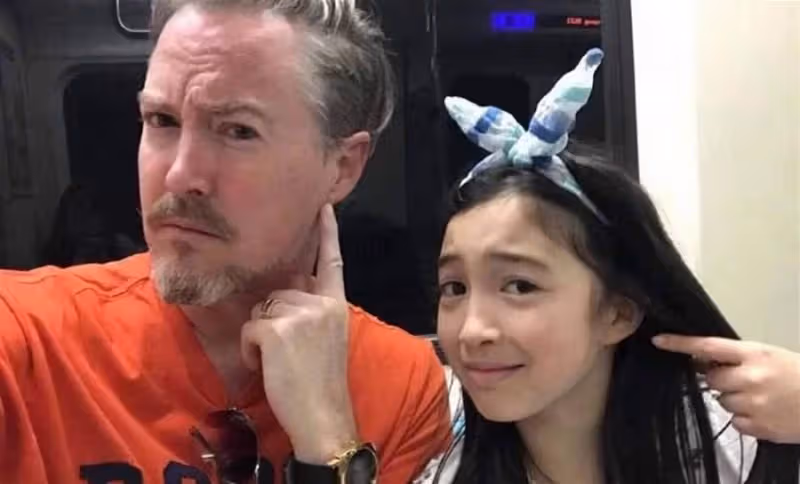 黃嘉千婚變46天罕現身!12歲混血女兒「深邃大眼+高鼻樑」超像爸爸,母女倆牽手逛平價店