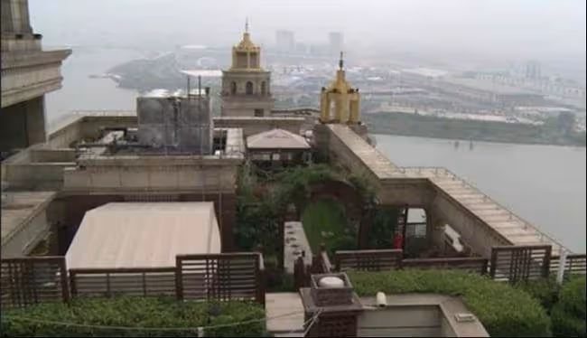 張庭昔日奢華生活曝光,住1600平豪宅價值8億「請5傭人伺候」天天喝燕窩,浴缸放滿水需要2小時,房子更驚豔