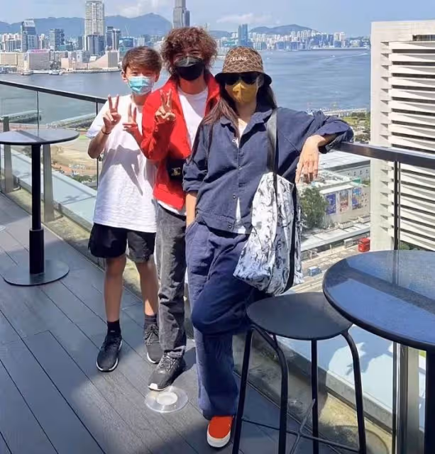 43歲張柏芝長子近照曝光!身高已超175厘米,模樣不像父親引熱議