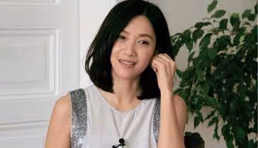 曾和韓寒傳緋聞，馮小剛佩服她，兒時卻因長相沒自信！