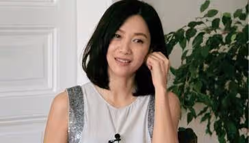 曾和韓寒傳緋聞,馮小剛佩服她,兒時卻因長相沒自信!