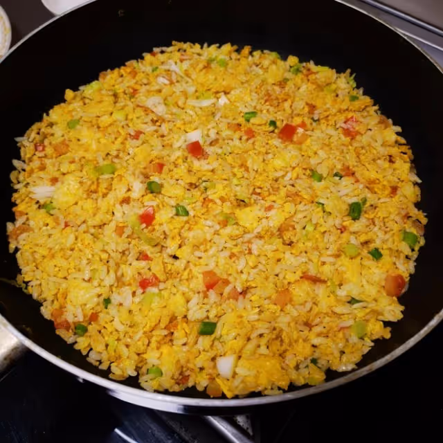 5分鐘快手黃金蛋炒飯