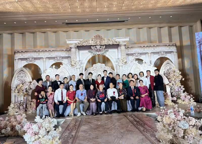 黃曉明參加表弟婚禮帥氣搶風頭 新娘顏值吸睛