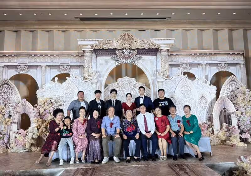 黃曉明參加表弟婚禮帥氣搶風頭 新娘顏值吸睛