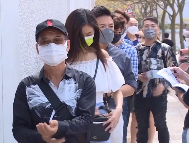 TVB舉辦《中年好聲音》!吸引500人參賽,不乏滿頭白髮的大叔大媽
