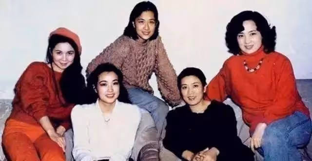 娛樂圈珍貴的老照片：年輕時劉曉慶好漂亮