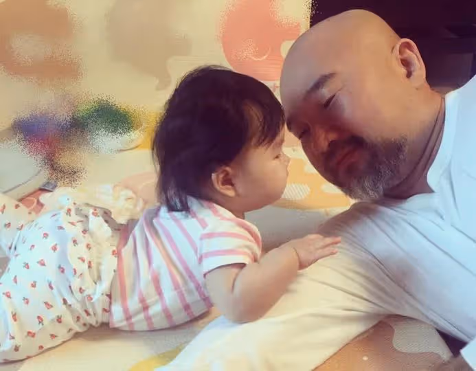 劉真逝世2年半！女星公開「辛龍傳訊內容」　他為女兒「努力走出喪妻痛」最新近況曝光