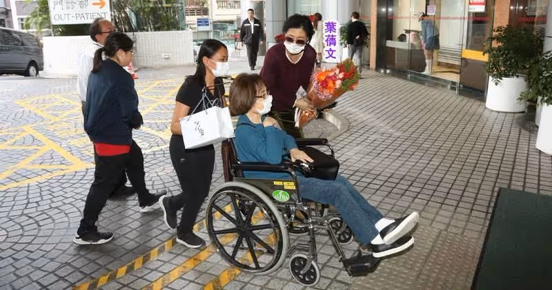 葉蒨文媽媽過世!她寫下3千字長文「今年很痛苦」 61歲生日「彷彿回到1歲」要大家珍惜當下