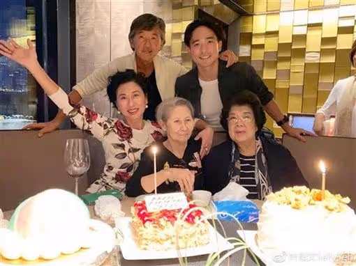 葉蒨文媽媽過世!她寫下3千字長文「今年很痛苦」 61歲生日「彷彿回到1歲」要大家珍惜當下