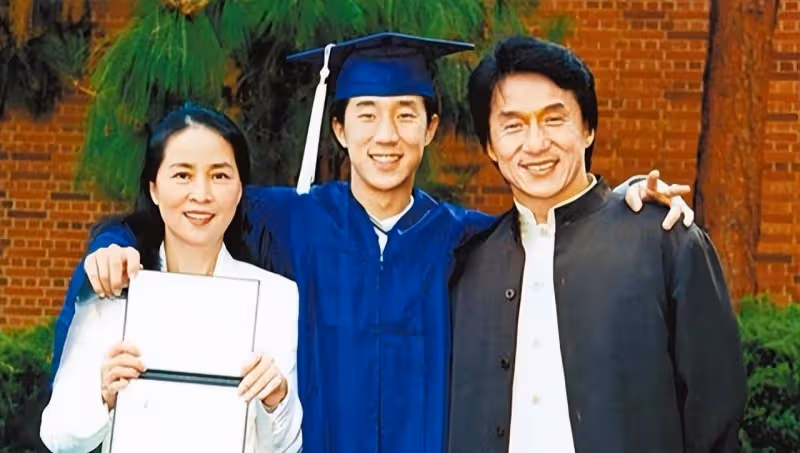 都是成龍孩子 為啥他對林鳳嬌兒子和吳綺莉女兒的態度差別那麼大