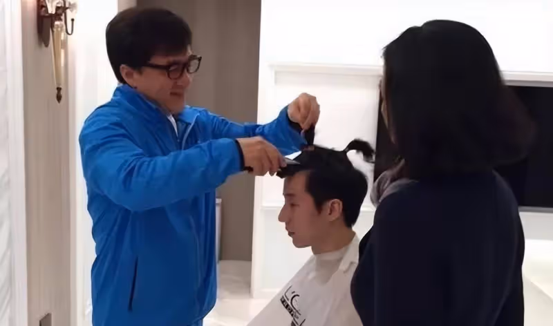 都是成龍孩子 為啥他對林鳳嬌兒子和吳綺莉女兒的態度差別那麼大