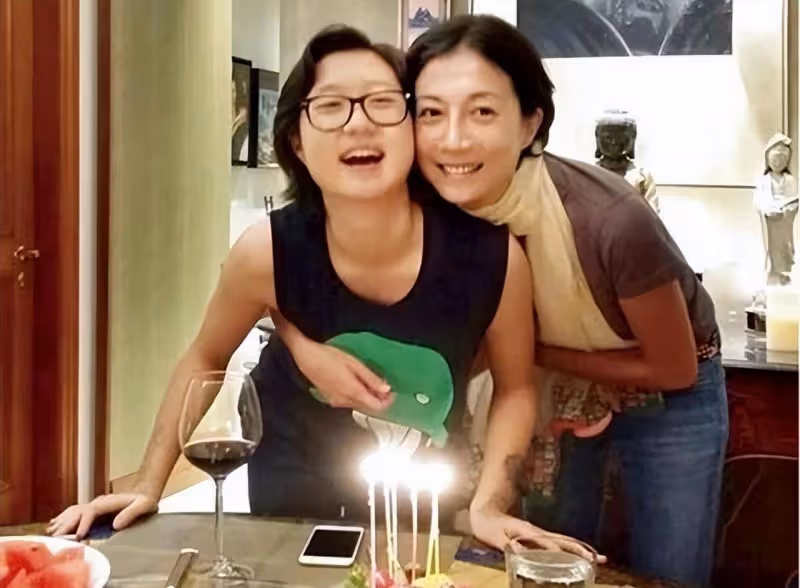 都是成龍孩子 為啥他對林鳳嬌兒子和吳綺莉女兒的態度差別那麼大