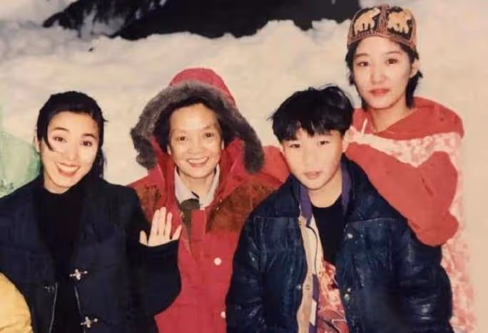 「亞洲第一中鋒」尹志強:54歲患癌離世,痴戀26年的米雪至今未婚