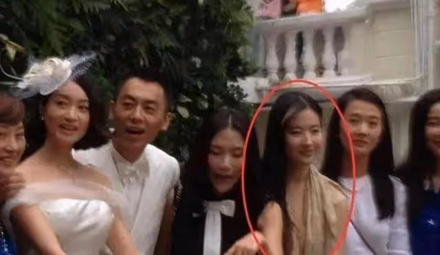 有種基因叫朱亞文女兒,5歲就已顏值出眾,完美繼承爸媽優點