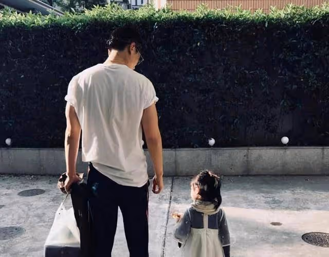有種基因叫朱亞文女兒,5歲就已顏值出眾,完美繼承爸媽優點