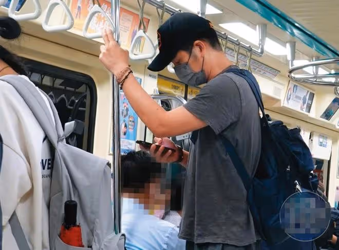 39歲金曲歌后疑離婚!被曝與老公分居0交集,男方沿路灌酒顯落寞