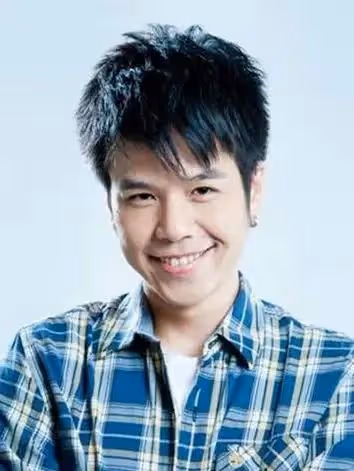 39歲金曲歌后疑離婚!被曝與老公分居0交集,男方沿路灌酒顯落寞