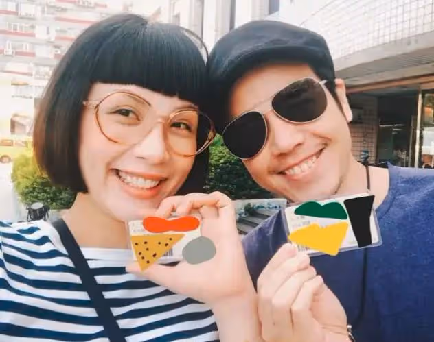39歲金曲歌后疑離婚!被曝與老公分居0交集,男方沿路灌酒顯落寞