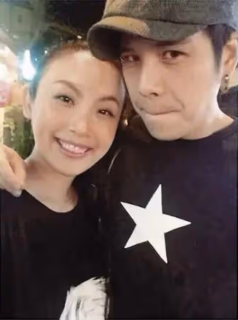 39歲金曲歌后疑離婚!被曝與老公分居0交集,男方沿路灌酒顯落寞