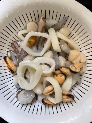 上桌搶光！爆炒海鮮什錦！